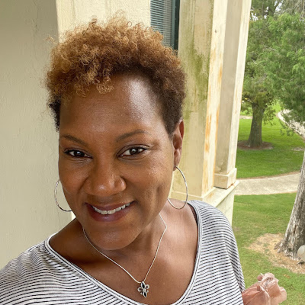 Meet your Posher, Leslie